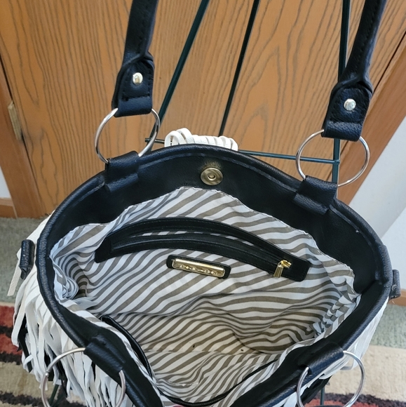 FRINGE PURSE - Picture 2 of 2